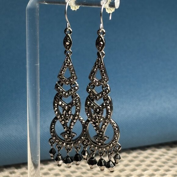 Vintage Monet Marcasite Inlay Chandelier Dangle Earrings in Gun Metal - Picture 2 of 7